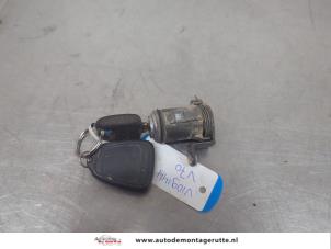 O195977 Gebruikte cilinderslot portier links Volvo V70