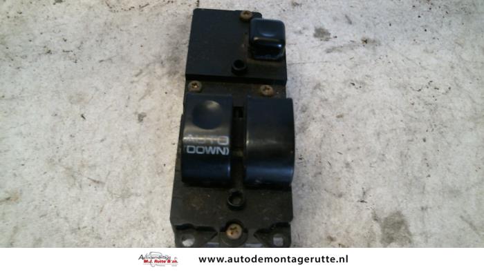 Gebruikte Schakelblok ruiten Mitsubishi Space Runner O109392