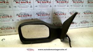 O85280 Gebruikte spiegel buiten links Peugeot 106