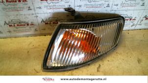 O75685 Gebruikte pinker links Mazda 626