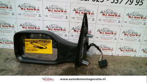 O85282 Gebruikte spiegel buiten links Peugeot 106