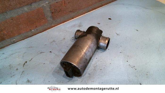 Vattenpump från en Volvo V70 (GW/LW/LZ) 2.3 T-5 Turbo 20V 1997