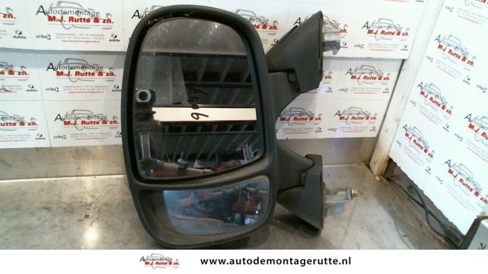 Gebruikte Buitenspiegel links Opel Vivaro O84495