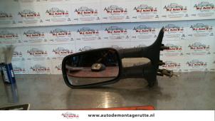 O85669 Gebruikte spiegel buiten links Seat Inca