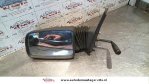 O85262 Gebruikte spiegel buiten links Peugeot 205