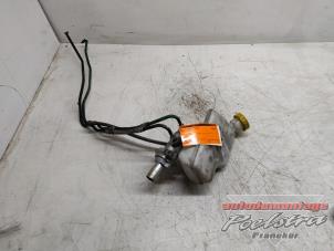 Gebruikte Remvloeistof reservoir Opel Meriva 1.6 16V Prijs € 30,00 Margeregeling aangeboden door Autodemontage Poelstra B.V.