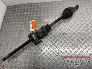 Gebruikte Aandrijfas rechts-voor Fiat Grande Punto (199) 1.3 JTD Multijet 16V Prijs € 24,95 Margeregeling aangeboden door Autodemontage Poelstra B.V.