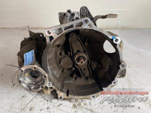 Gebruikte Versnellingsbak Volkswagen Caddy III (2KA,2KH,2CA,2CH) 1.6 TDI 16V Prijs € 350,00 Margeregeling aangeboden door Autodemontage Poelstra B.V.