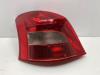 Toyota Yaris II (P9) 1.3 16V VVT-i Achterlicht links