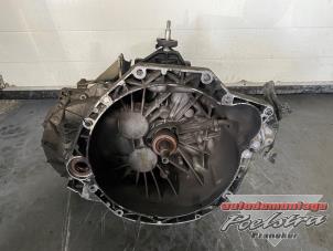 Begagnade Växellåda Opel Movano (4A1; 4A2; 4B2; 4B3; 4C2; 4C3) 2.5 CDTI Pris € 475,00 Marginaltabell erbjuds av Autodemontage Poelstra B.V.