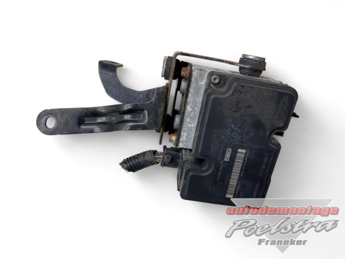 ABS Pomp van een Ford Fiesta 6 (JA8) 1.25 16V 2009