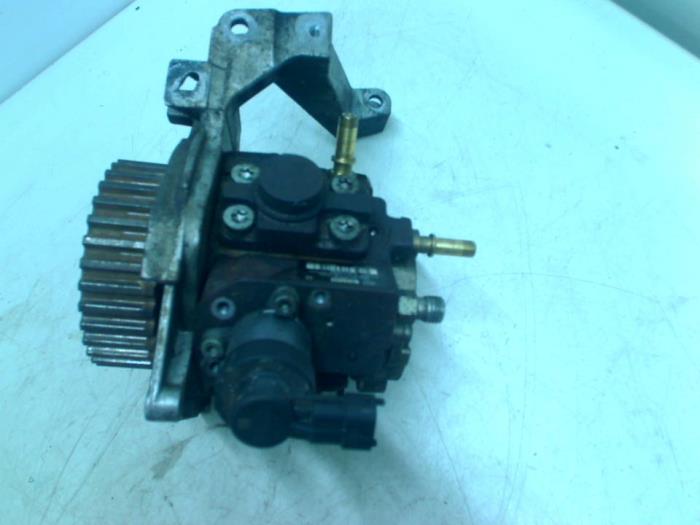 Brandstofpomp Mechanisch van een Peugeot Partner (GC/GF/GG/GJ/GK) 1.6 HDI 90 16V 2010