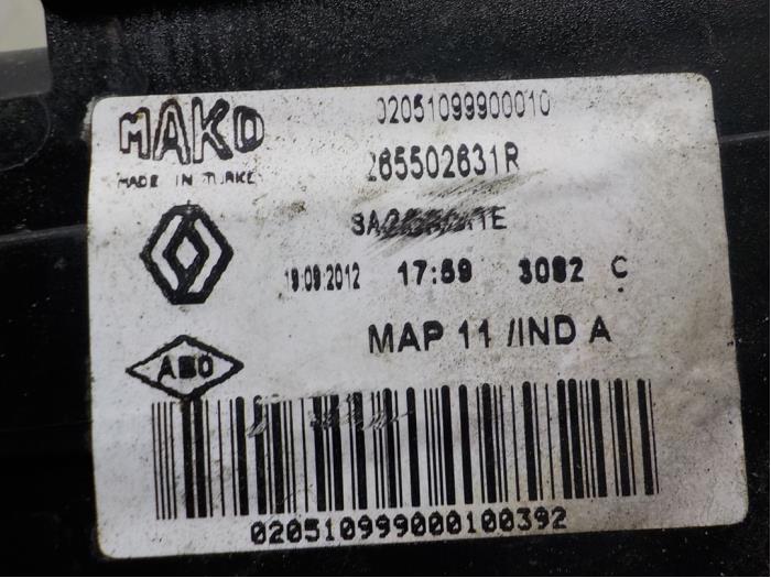 Achterlicht rechts van een Renault Clio IV (5R) 0.9 Energy TCE 90 12V 2013