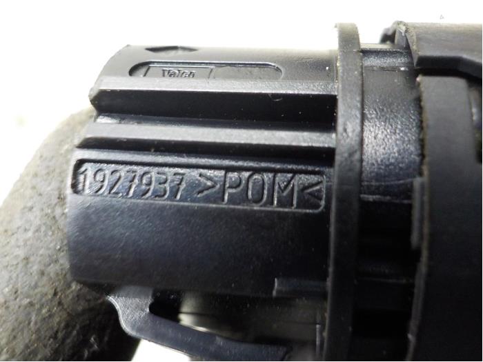 Start/Stop schakelaar van een Renault Clio IV (5R) 0.9 Energy TCE 90 12V 2013