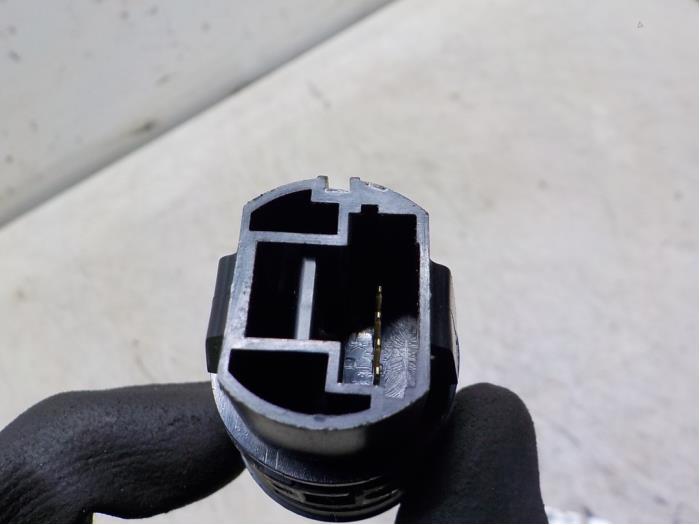 Start/Stop schakelaar van een Renault Clio IV (5R) 0.9 Energy TCE 90 12V 2013