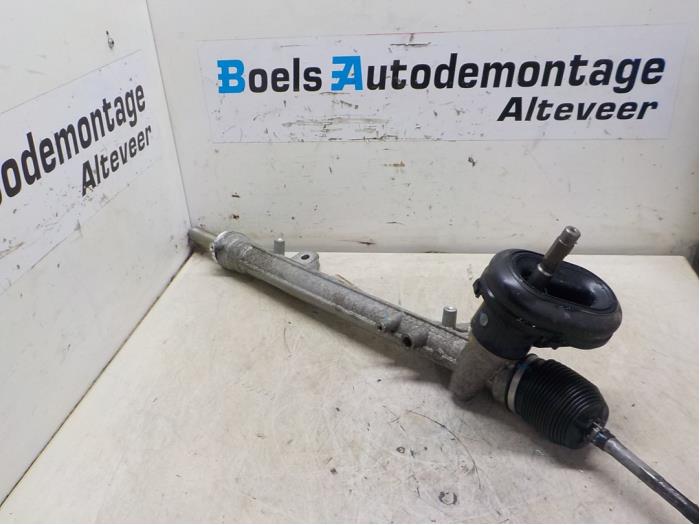 Stuurhuis van een Renault Clio IV (5R) 0.9 Energy TCE 90 12V 2013