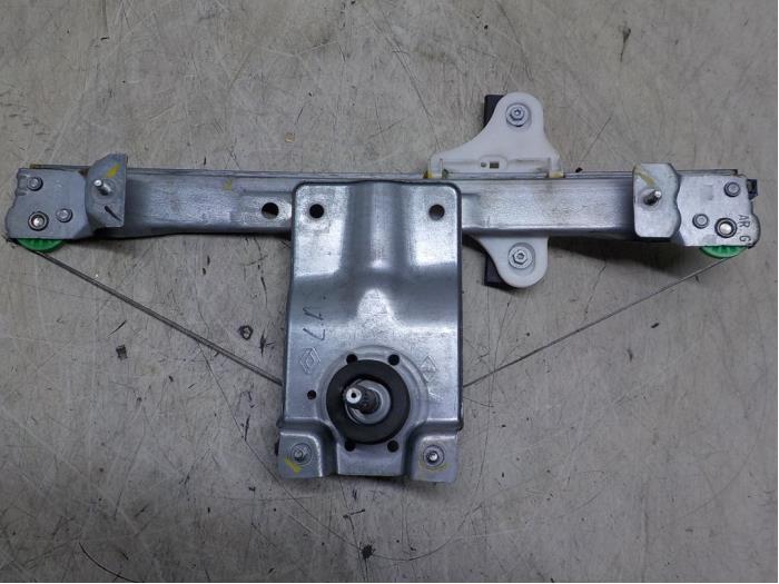 Ruitmechaniek 4Deurs links-achter van een Renault Clio IV (5R) 0.9 Energy TCE 90 12V 2013