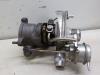 Turbo van een Renault Clio IV (5R) 0.9 Energy TCE 90 12V 2013