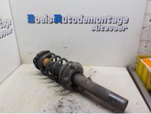 Begagnade Stötdämparstång, vänster fram Skoda Superb Combi (3TAC/TAF) 2.0 TDI 16V Pris € 50,00 Marginaltabell erbjuds av Boels Autodemontage