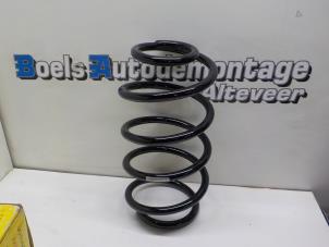 Begagnade Främre fjäderskruv Volkswagen Sharan (7M8/M9/M6) 1.9 TDI 110 Kat. Pris € 20,00 Marginaltabell erbjuds av Boels Autodemontage