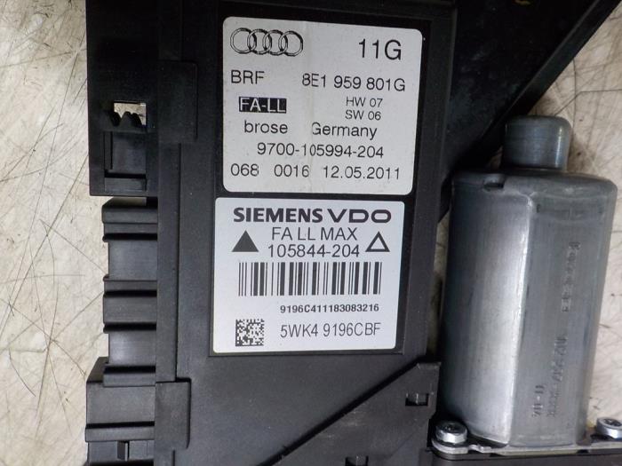 Fönstermekanism, 4-dörrars, vänster fram från en Seat Exeo ST (3R5) 1.8 TSI 16V 2012