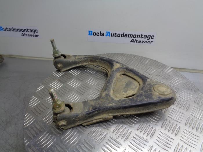 Främre övre gaffelben, vänster från en Honda Prelude (BB) 2.0i 16V 1999