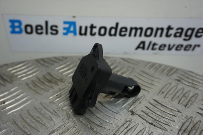 Luchtmassameter van een Toyota Celica (ZZT230/231) 1.8 16V VVTL-i TS 2001