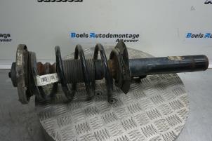 Begagnade Stötdämparstång, höger fram BMW X3 (F25) sDrive 28i 2.0 16V Twin Power Turbo Pris € 75,00 Marginaltabell erbjuds av Boels Autodemontage