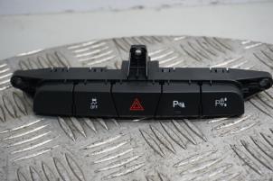 Używane Przelacznik swiatel awaryjnych Opel Insignia 1.6 SIDI Eco Turbo 16V Cena € 25,00 Procedura marży oferowane przez Boels Autodemontage