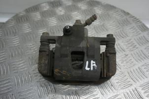 Gebruikte Remklauw (Tang) links-achter Chevrolet Epica 2.5 24V Prijs € 50,00 Margeregeling aangeboden door Boels Autodemontage