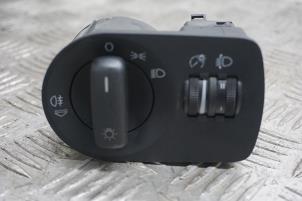 Gebruikte Licht Schakelaar Audi A3 Sportback (8PA) 1.8 TFSI 16V Prijs € 30,00 Margeregeling aangeboden door Boels Autodemontage