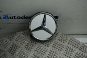 Begagnade Emblem Mercedes C (C205) C-220d 2.2 16V BlueTEC Pris € 25,00 Marginaltabell erbjuds av Boels Autodemontage