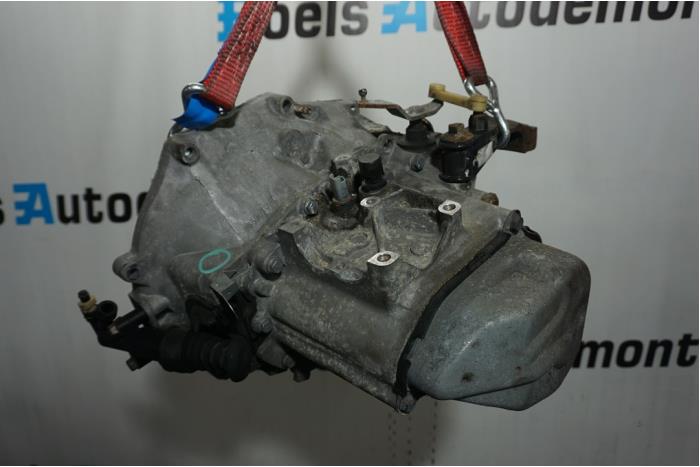 Växellåda från en Peugeot 207 CC (WB) 1.6 16V 2008