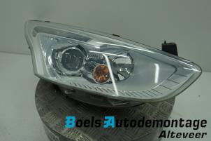 Używane Reflektor prawy Ford B-Max (JK8) 1.0 EcoBoost 12V 100 Cena € 450,00 Procedura marży oferowane przez Boels Autodemontage