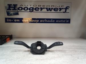 Gebruikte Combischakelaar Stuurkolom Volkswagen Polo III (6N2) 1.4 16V 75 Prijs € 50,00 Margeregeling aangeboden door Autobedrijf Hoogerwerf