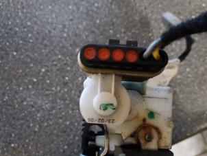 Gebruikte Deurslot Mechaniek 4Deurs rechts-achter Peugeot Boxer (244) 2.0 HDi Prijs € 25,00 Margeregeling aangeboden door Autobedrijf Hoogerwerf