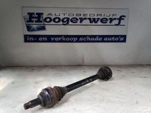 Używane Os napedowa prawy tyl BMW 5 serie (E60) 530d 24V Cena € 40,00 Procedura marży oferowane przez Autobedrijf Hoogerwerf