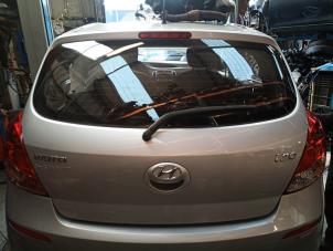 Begagnade Baklucka Hyundai i20 1.2i 16V Pris € 200,00 Marginaltabell erbjuds av Autobedrijf Hoogerwerf