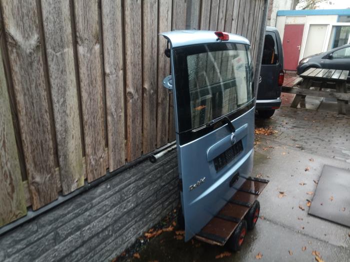 Baklucka från en Fiat Doblo (223A/119) 1.4 2007