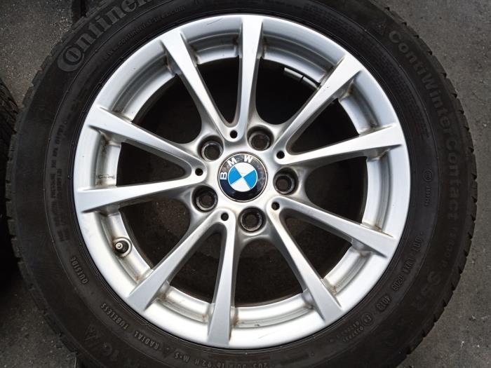 Zestaw felg sportowych + opony zimowe z BMW 3 serie Touring (E46/3) 316i 16V 2003