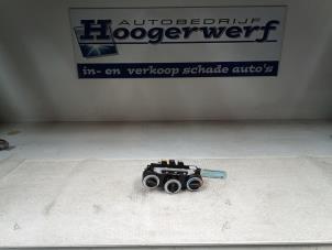 Używane Panel sterowania nagrzewnicy Hyundai i10 (F5) 1.1i 12V Cena € 55,00 Procedura marży oferowane przez Autobedrijf Hoogerwerf