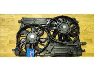 Używane Wentylator grzewczy Ford Kuga II (DM2) 1.5 EcoBoost 16V 120 Cena na żądanie oferowane przez Benelux Zwijndrecht B.V.