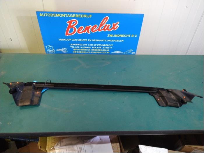 Portierrubber 4Deurs rechts-achter van een Tesla Model 3 Long Range AWD 75 kWh 2019