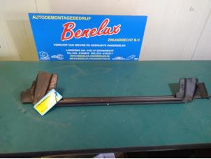 Begagnade Dörrtätning, 4-dörrars, höger bak Tesla Model 3 Long Range AWD 75 kWh Pris på förfrågan erbjuds av Benelux Zwijndrecht B.V.