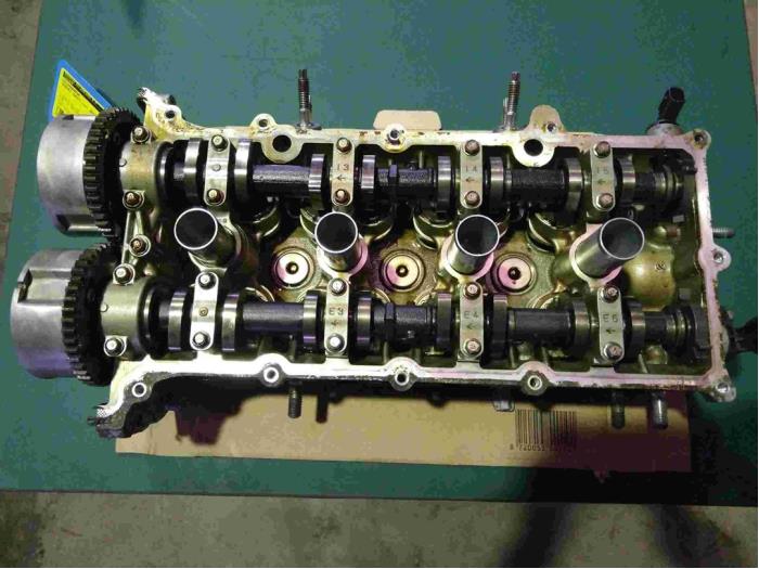 Cilinderkop van een Suzuki Swift (ZA/ZC/ZD) 1.2 16V 2012