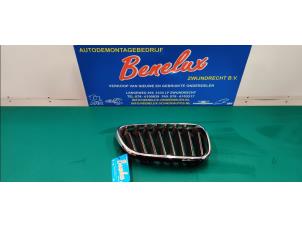 Begagnade Grill BMW 2 serie (F22) 220d 2.0 16V Pris på förfrågan erbjuds av Benelux Zwijndrecht B.V.