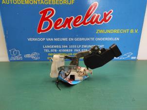 Gebruikte Portierslot Mechaniek 4Deurs links-voor Toyota Aygo (B10) 1.0 12V VVT-i Prijs op aanvraag aangeboden door Benelux Zwijndrecht B.V.