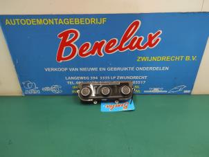 Gebruikte Kachel Bedieningspaneel Volkswagen Caddy IV 2.0 TDI 75 Prijs op aanvraag aangeboden door Benelux Zwijndrecht B.V.