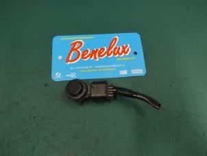 Gebruikte Sensor PDC Renault Captur (2R) 0.9 Energy TCE 12V Prijs op aanvraag aangeboden door Benelux Zwijndrecht B.V.