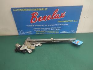 Gebruikte Ruitmechaniek 4Deurs links-voor Opel Agila (B) 1.2 16V Prijs op aanvraag aangeboden door Benelux Zwijndrecht B.V.